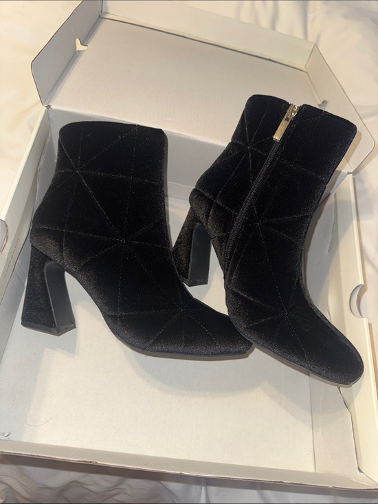 Shoes - Women's Black Velvet Quilted Ankle Boots